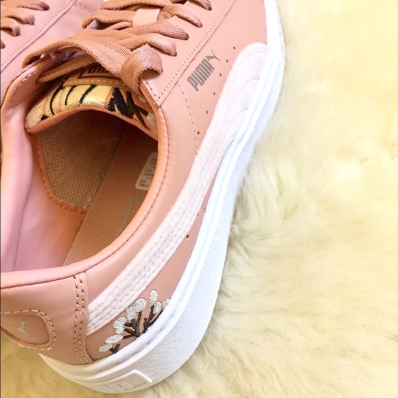 Puma Platform Hyper Embroidered Sneakers - Picture 6 of 8